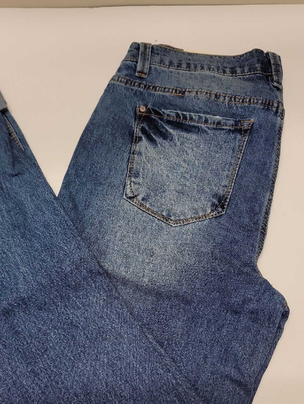 CURVE APPEAL NWT CUFFED HEM EASY FIT JEANS SIZE 4 / 27 - Picture 4 of 16